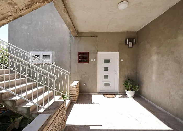 One Bedroom Dragica زادار